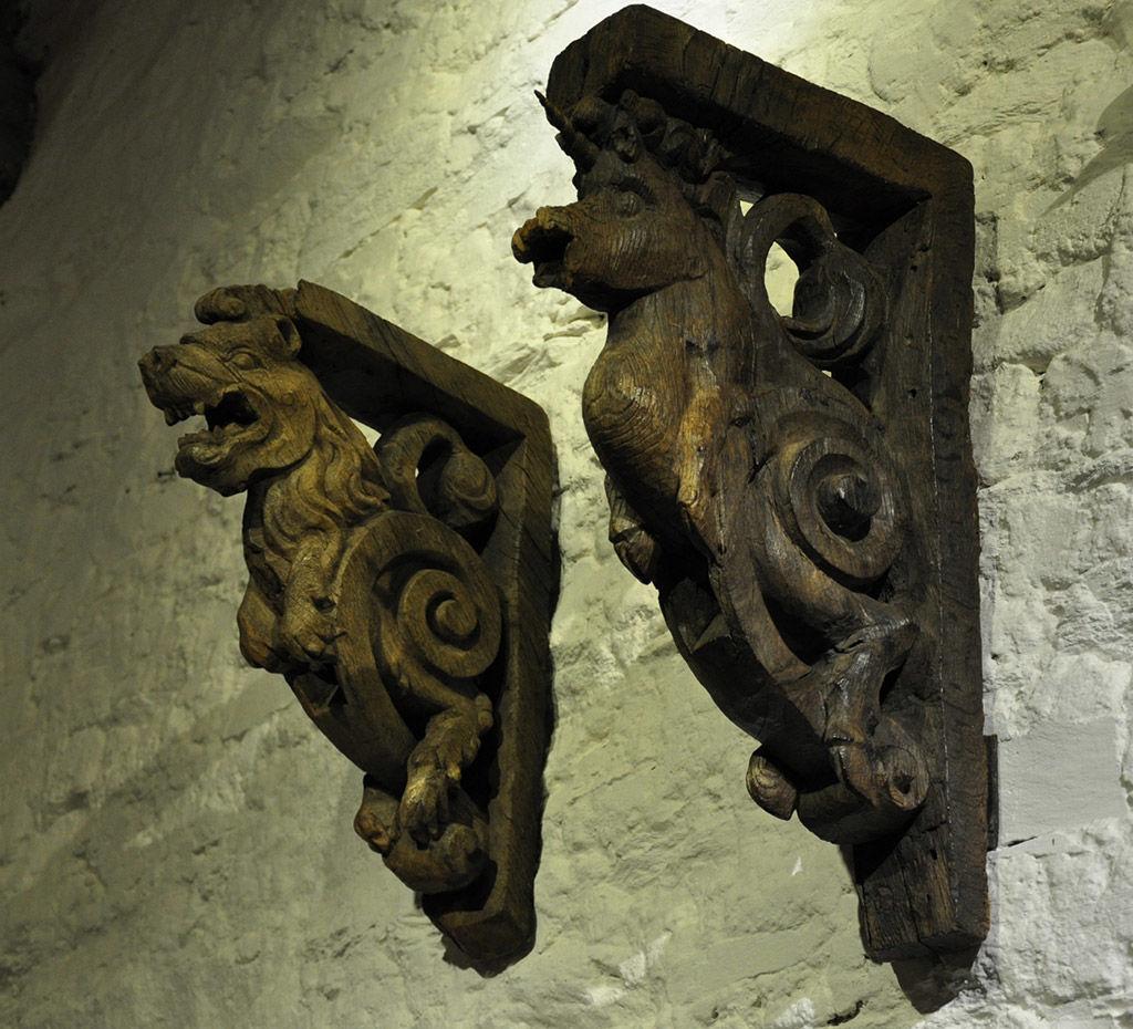 jacobean carved oak lion and unicorn corbels english circa 1605
