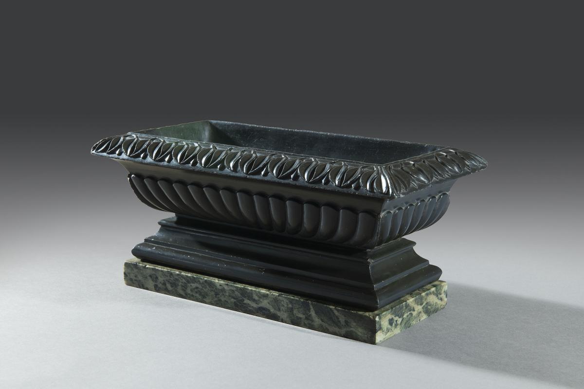 Grand Tour 19th Century Carved Nero Belgio Marble Bath or Cistern Italian Circa 1830