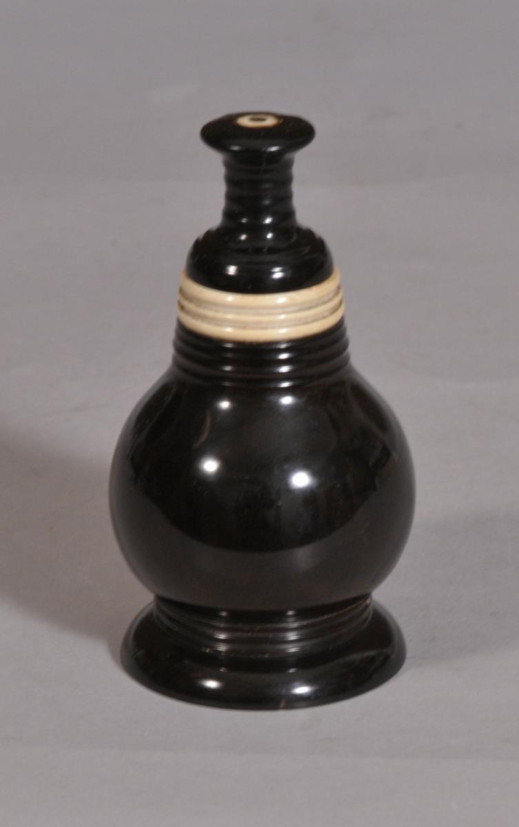S/3262 Antique Treen 19th Century Laburnum Spice Flask
