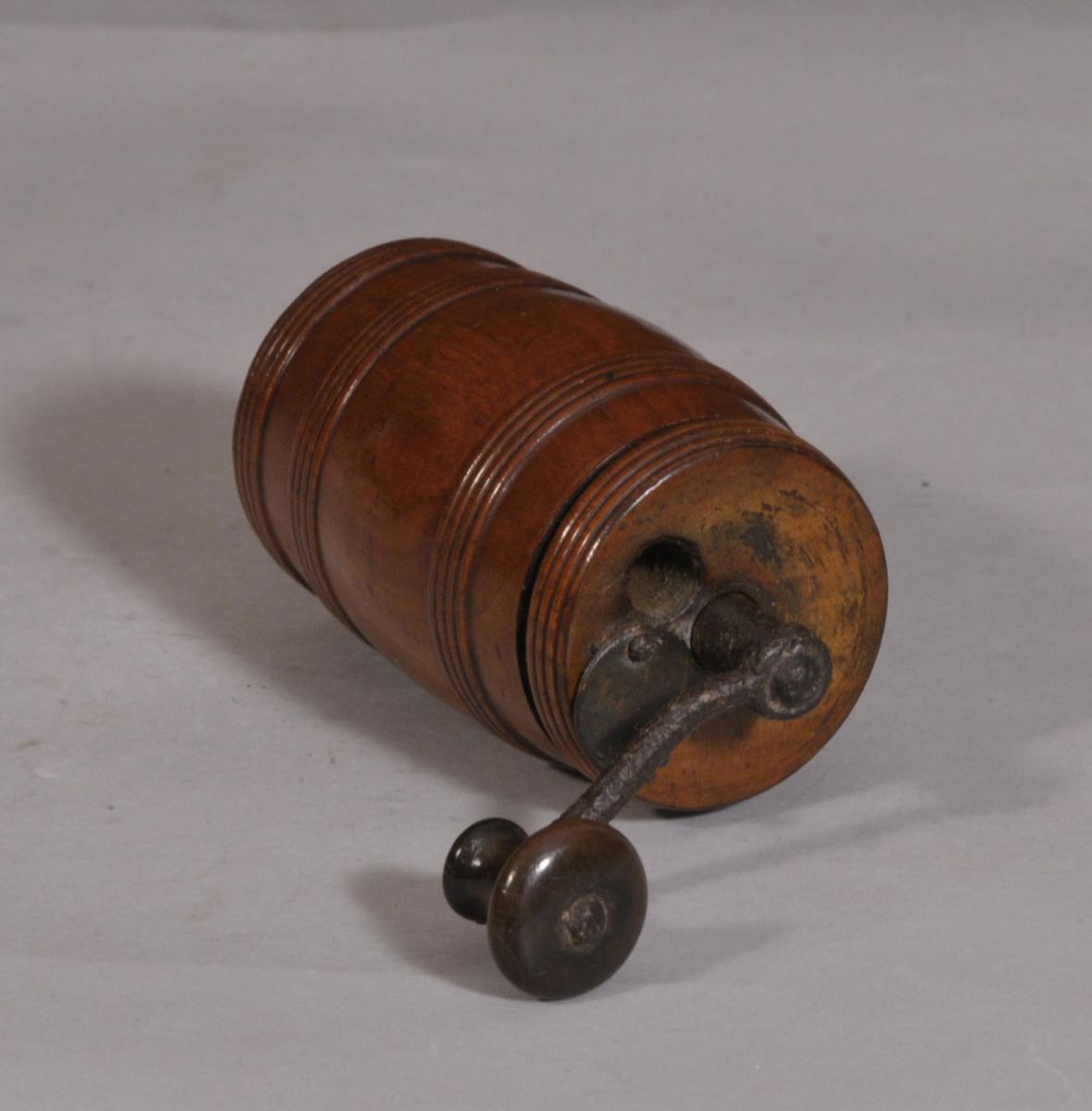 S/3264 Antique Treen 19th Century Walnut Pepper Mill