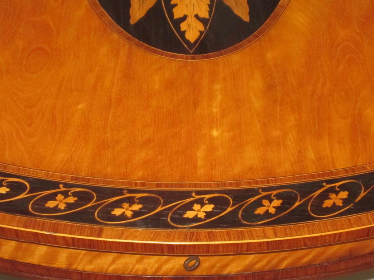 18th Century satinwood Pembroke table
