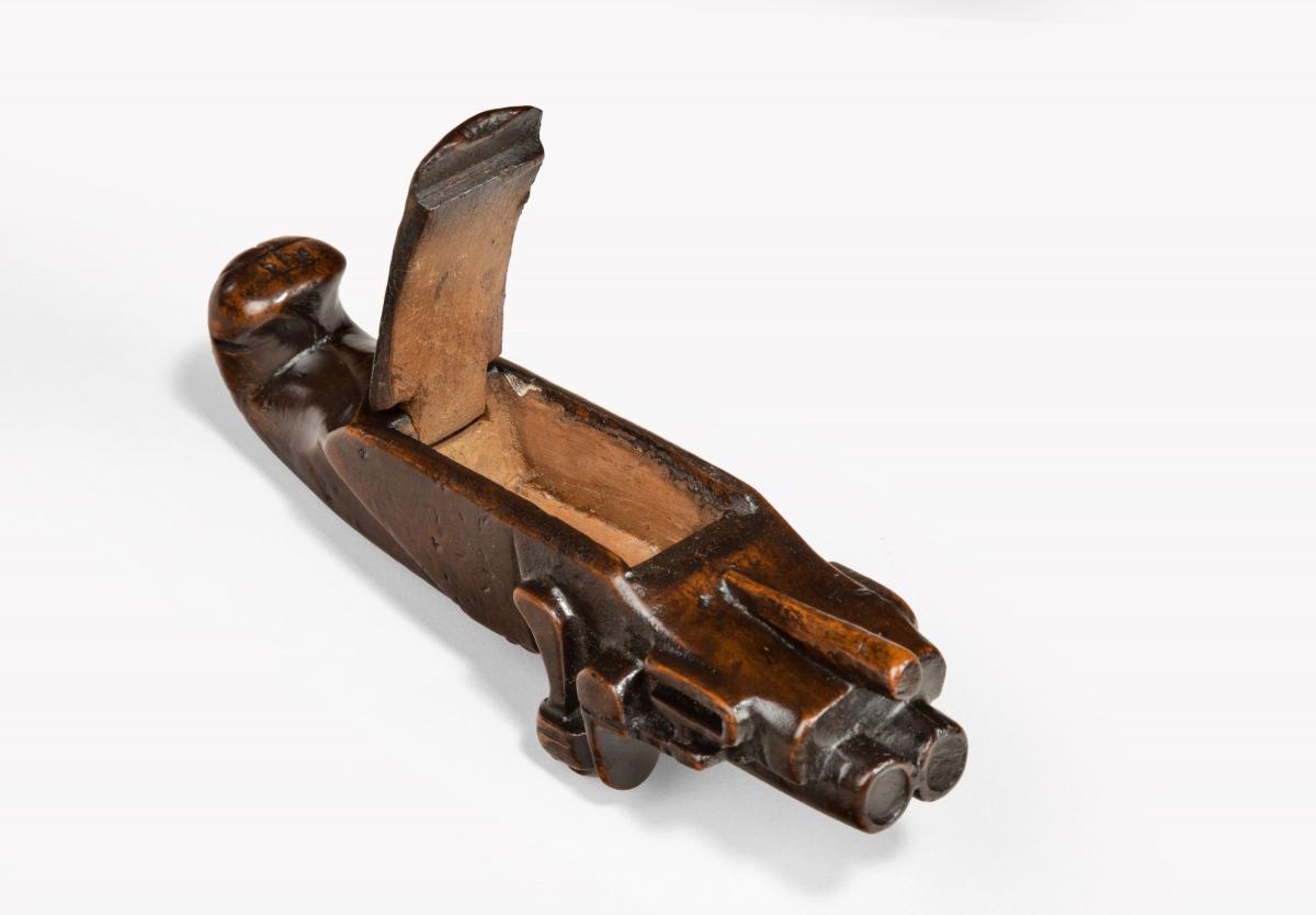 6651 Novelty Fruitwood Snuff Box in the form of a Pistol
