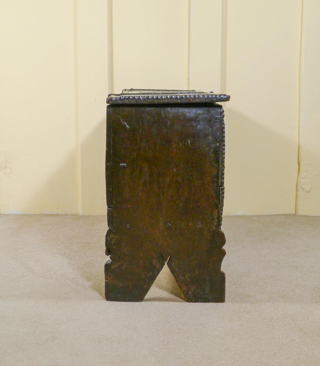 A Beautifully Proportioned Elizabethan Oak Chest