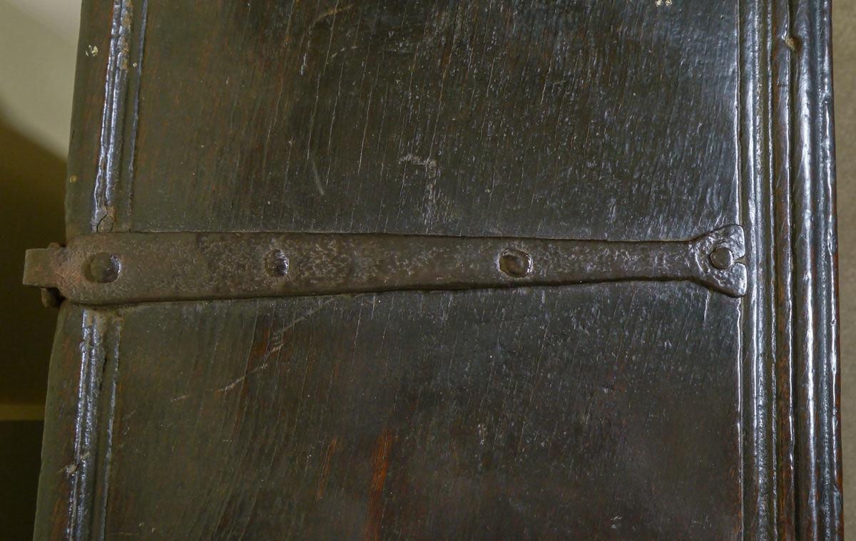 A Beautifully Proportioned Elizabethan Oak Chest
