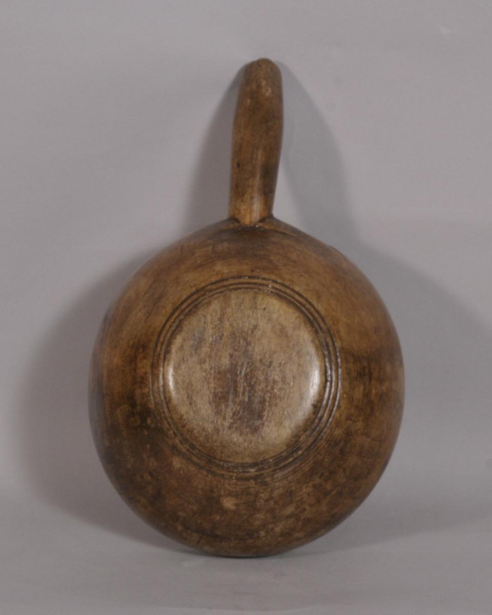 S/3459 Antique Treen 18th Century Sycamore Ale Scoop