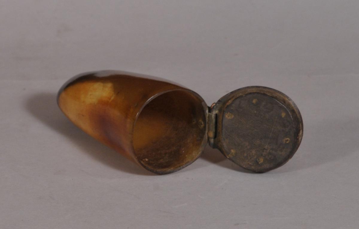 S/3511 Antique 18th Century Scottish Horn Snuff Box