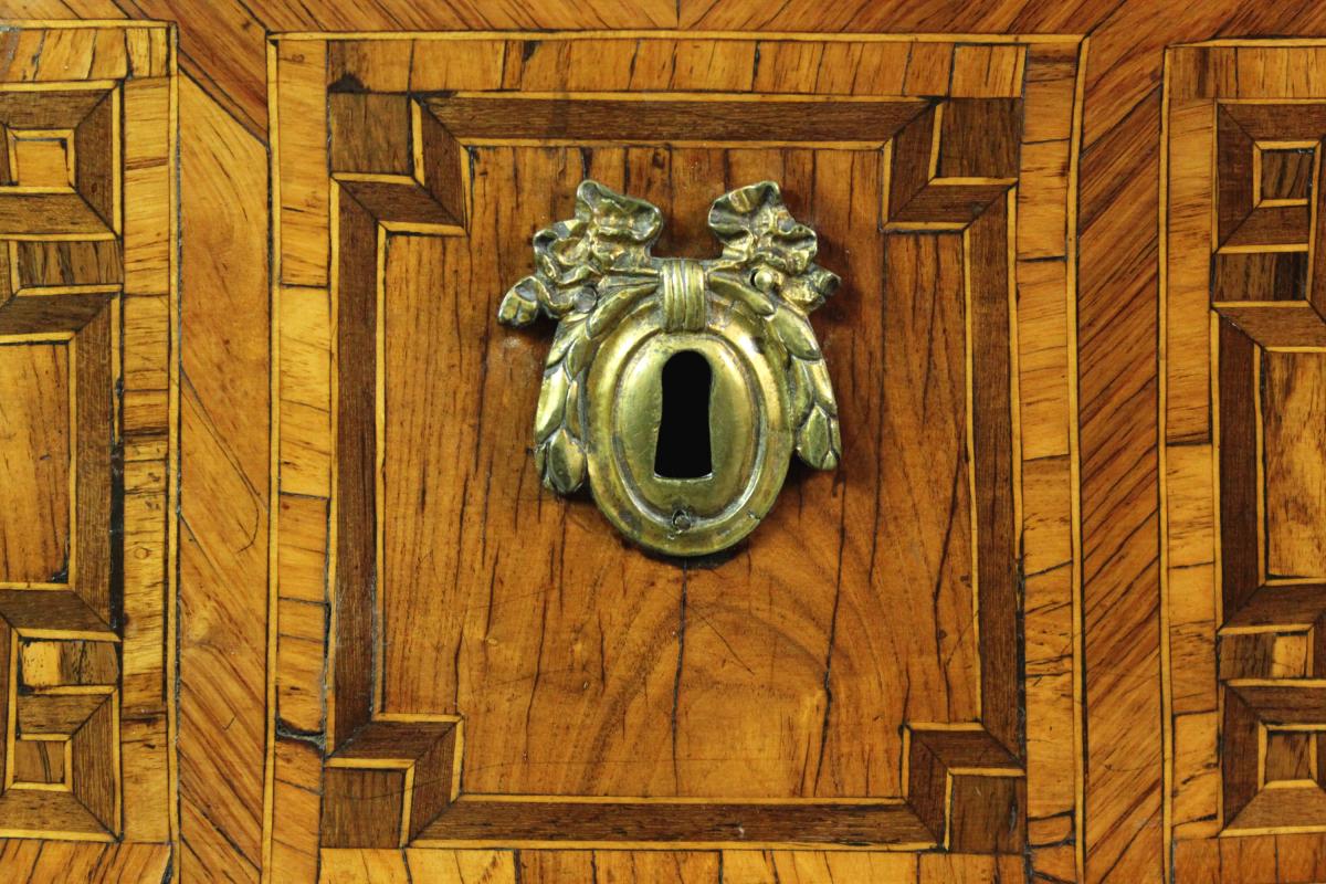 Escutcheon