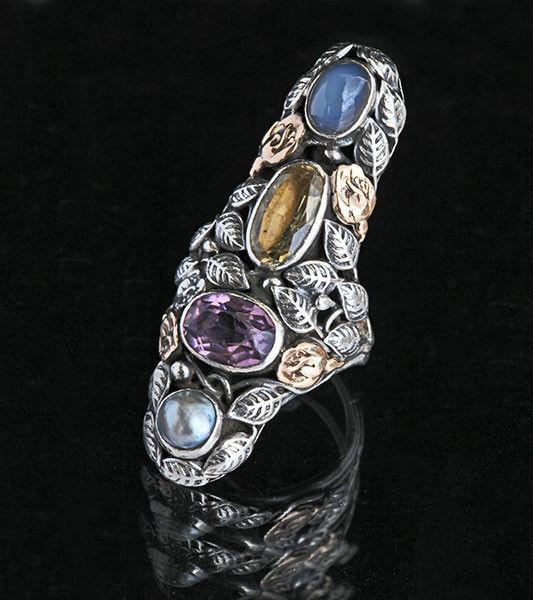 AMERICAN ARTS & CRAFTS (1890-1916) An Impressive Ring