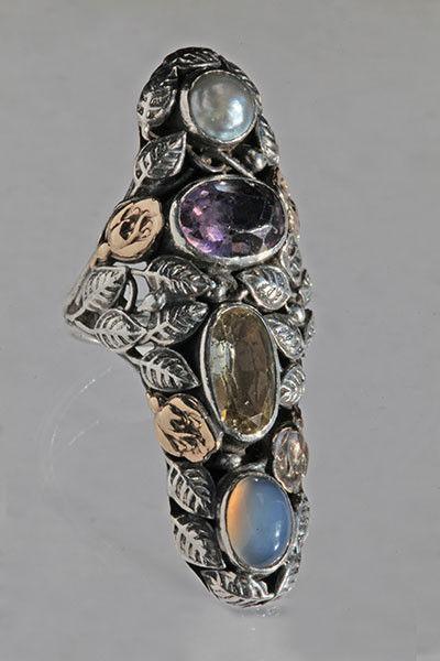 AMERICAN ARTS & CRAFTS (1890-1916) An Impressive Ring