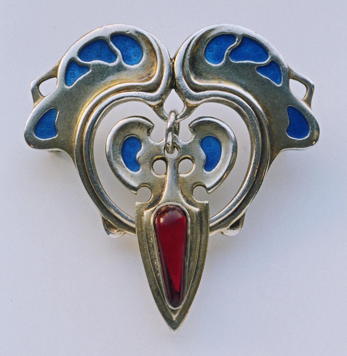 LEVINGER & BISSINGER (worked 1903-1909) Jugendstil Brooch