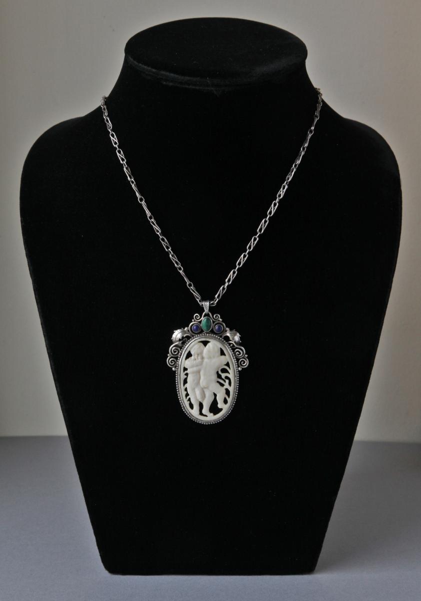 JUGENDSTIL Putti Pendant
