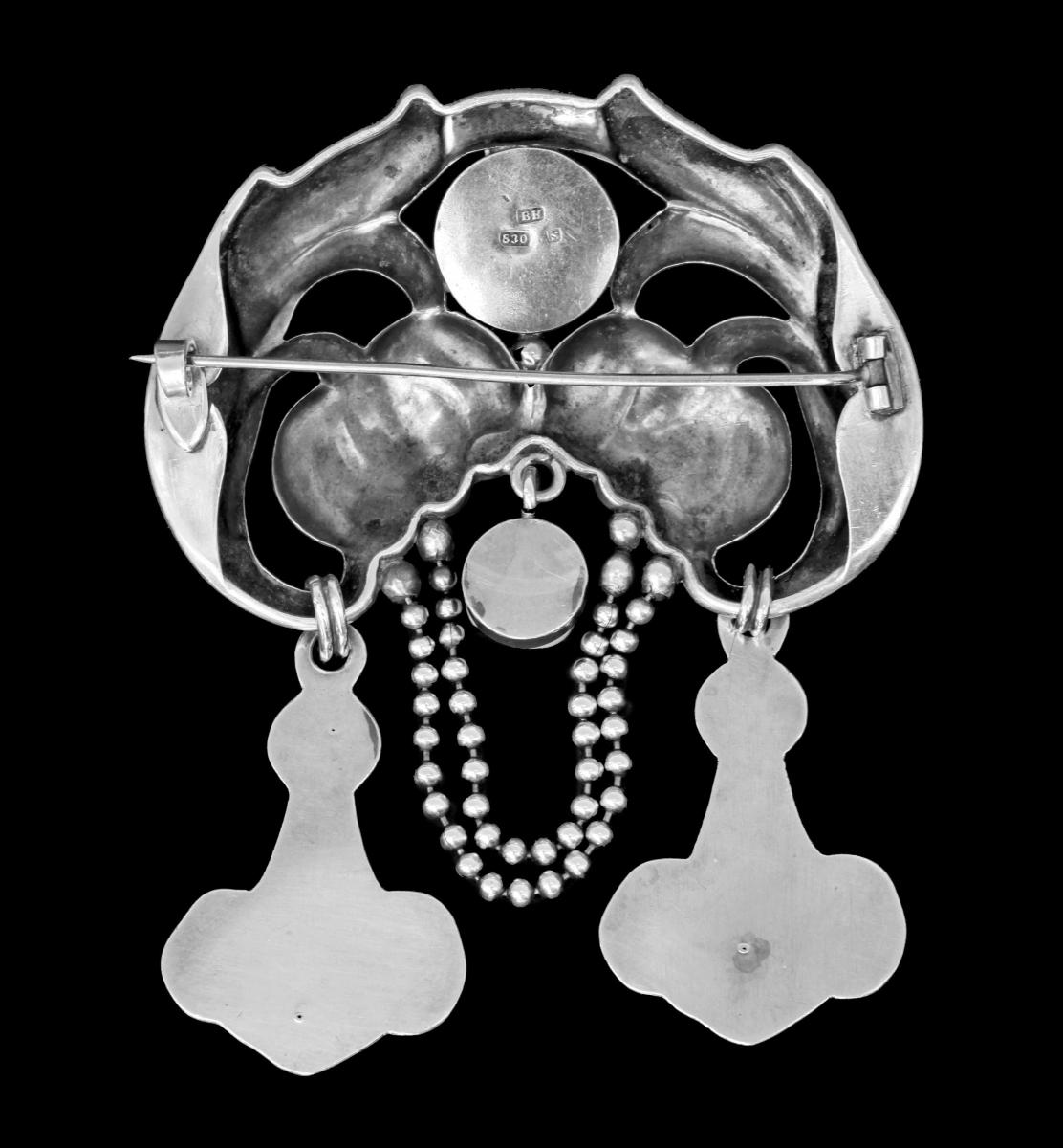 BERNARD HERTZ (worked 1893-1937) SKONVIRKE Brooch