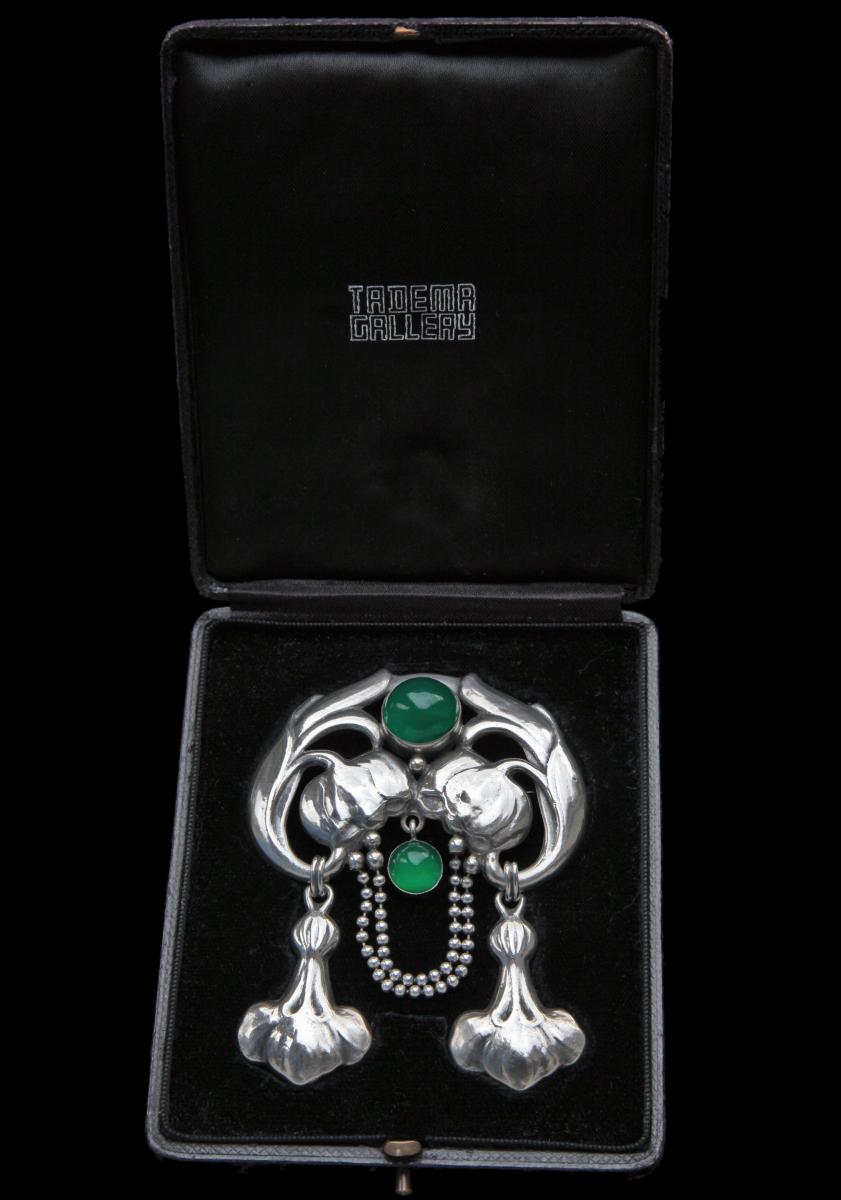 BERNARD HERTZ (worked 1893-1937) SKONVIRKE Brooch
