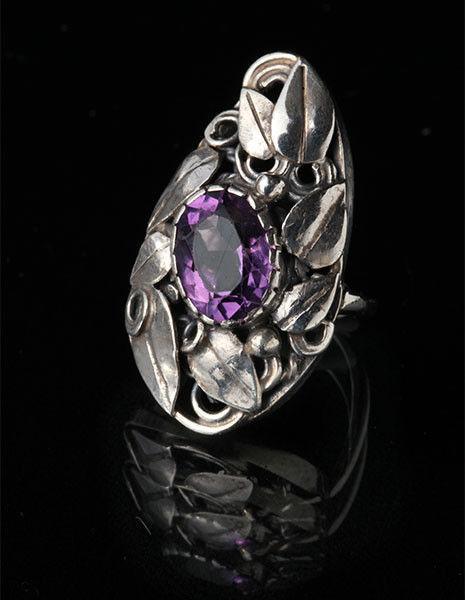 GLADYS AND CHARLES MUMFORD (worked c.1950-1963) Impressive Arts & Crafts Ring