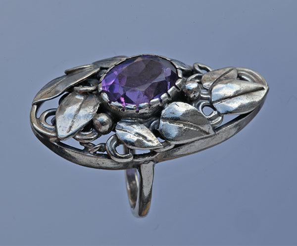 GLADYS AND CHARLES MUMFORD (worked c.1950-1963) Impressive Arts & Crafts Ring