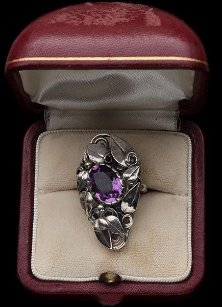 GLADYS AND CHARLES MUMFORD (worked c.1950-1963) Impressive Arts & Crafts Ring