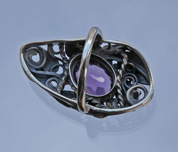 GLADYS AND CHARLES MUMFORD (worked c.1950-1963) Impressive Arts & Crafts Ring