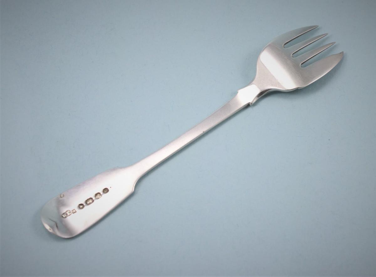 VICTORIAN Sterling Silver Fiddle Pattern Oyster Fork by William Eaton. London 1842