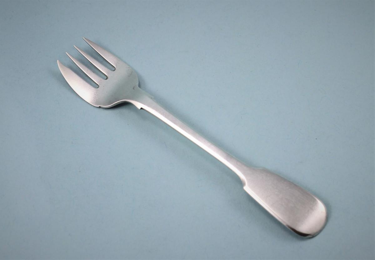 VICTORIAN Sterling Silver Fiddle Pattern Oyster Fork by William Eaton. London 1842
