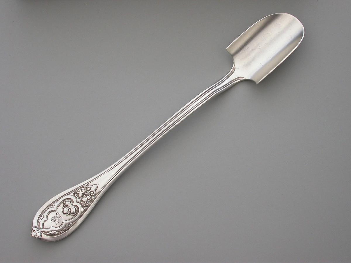 Heavy Victorian Silver 'New Gothic' Pattern Stilton Cheese Scoop