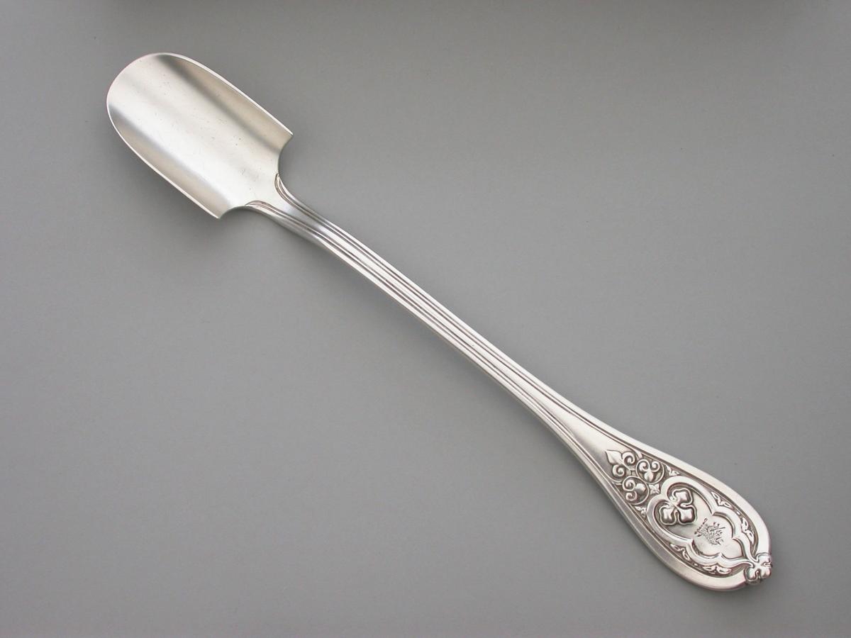 Heavy Victorian Silver 'New Gothic' Pattern Stilton Cheese Scoop