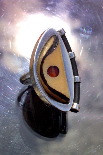 SCULPTURAL Ring
