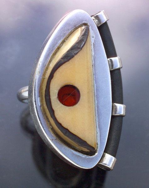 SCULPTURAL Ring
