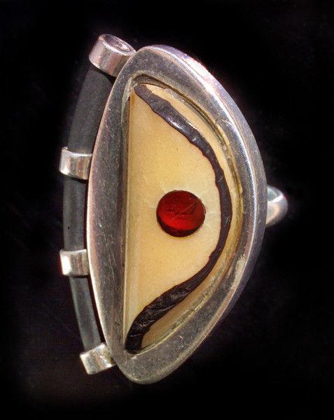 SCULPTURAL Ring
