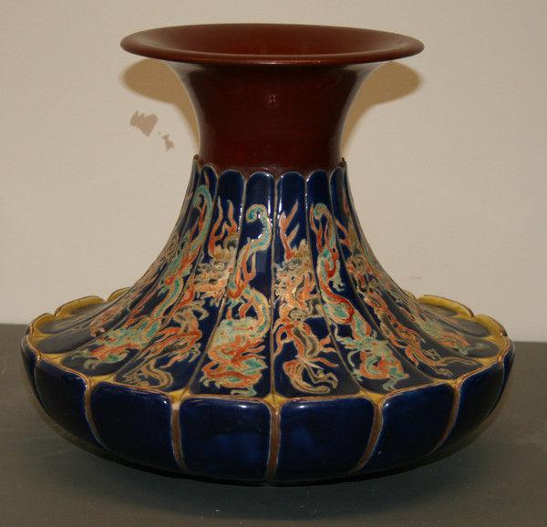 An unusual vase attributed to makuzu kozan