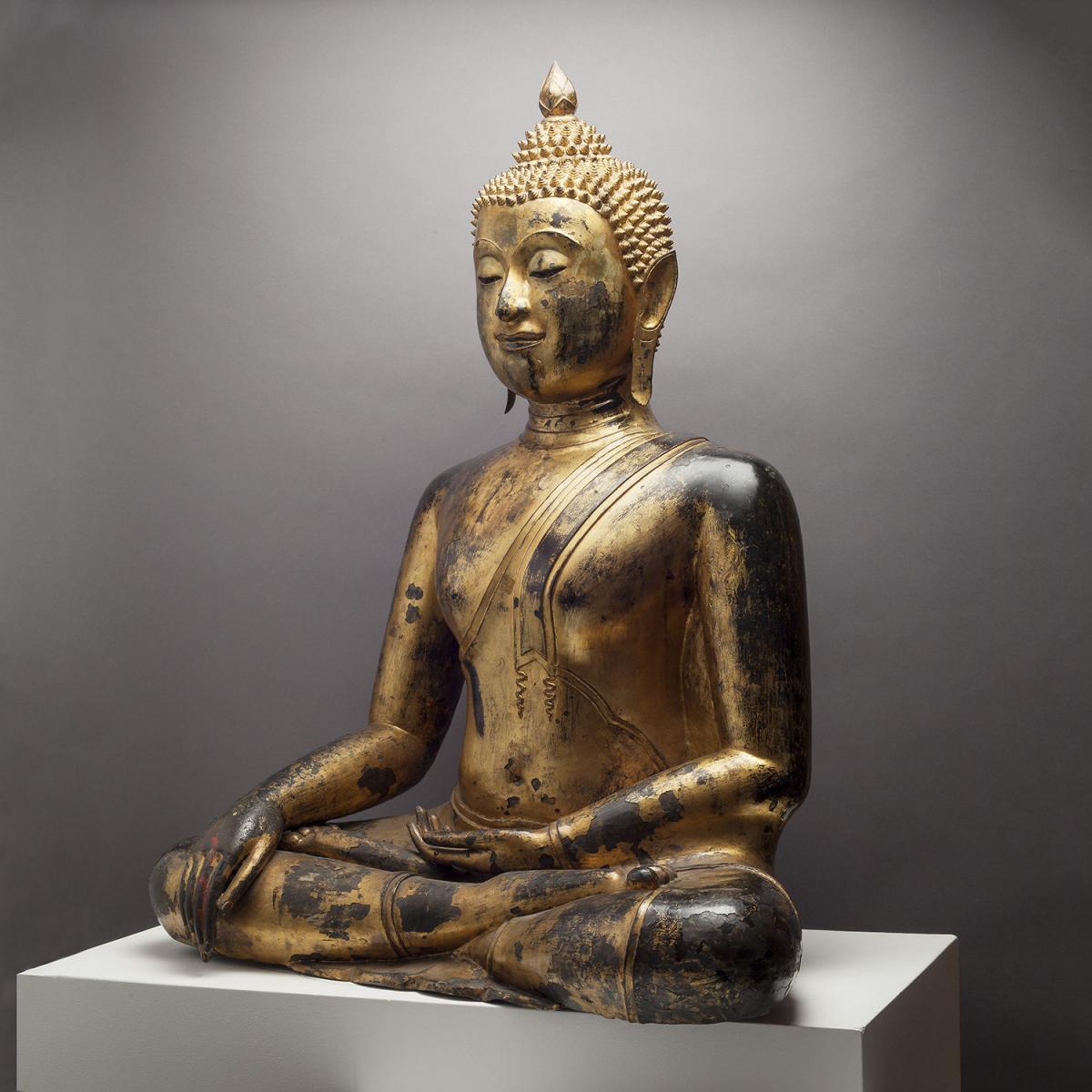 SEATED THAI BUDDHA Gilded and Lacquered Bronze