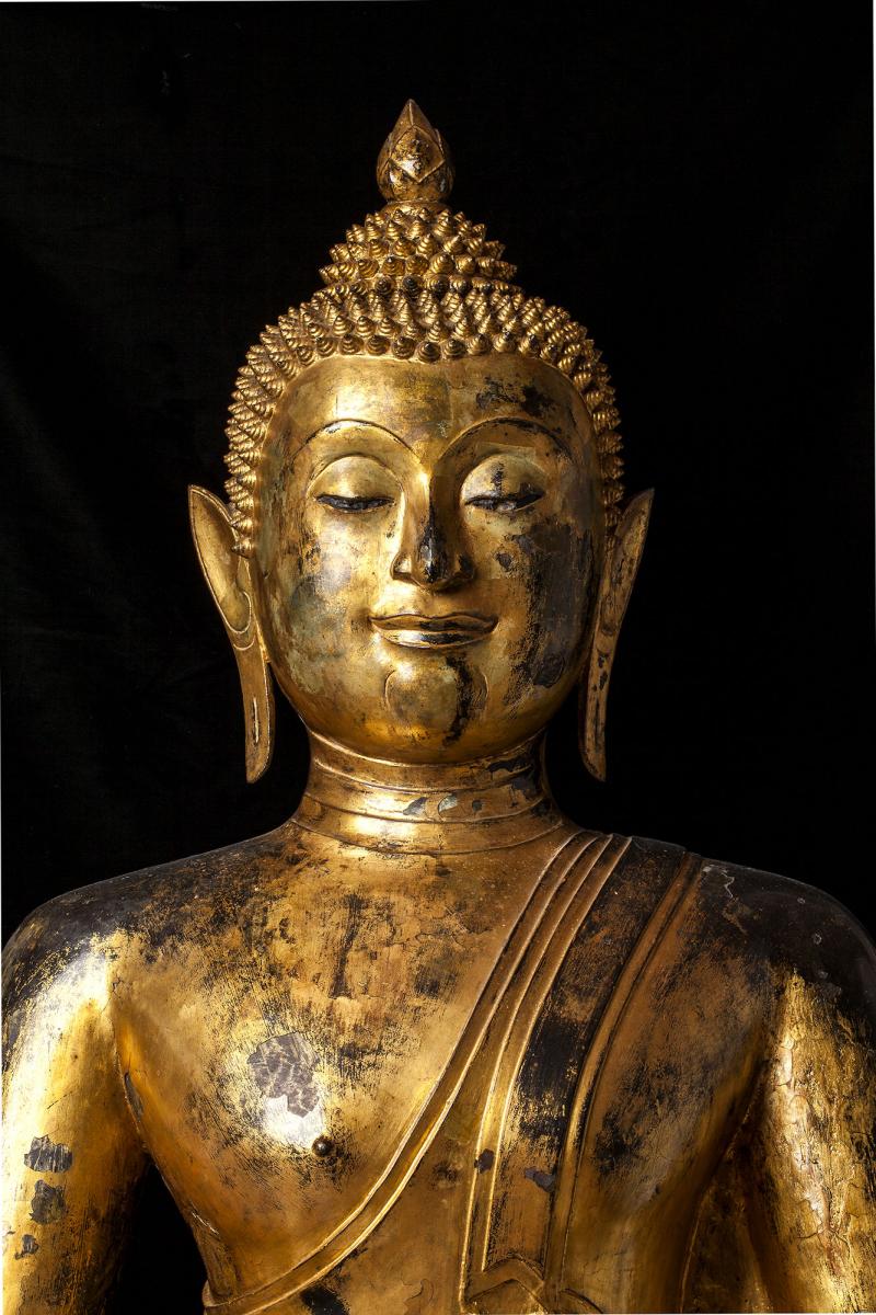 SEATED THAI BUDDHA Gilded and Lacquered Bronze