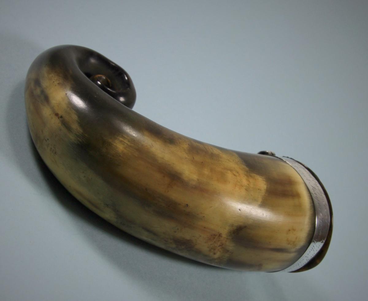 GEORGE III Scottish Horn Snuff Mull and Spoon. Circa 1810