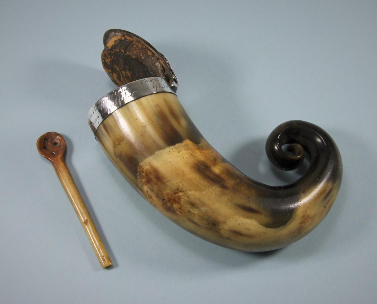 GEORGE III Scottish Horn Snuff Mull and Spoon. Circa 1810