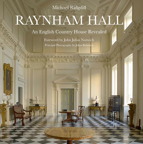 Raynham Hall: An English Country House Revealed Front Cover